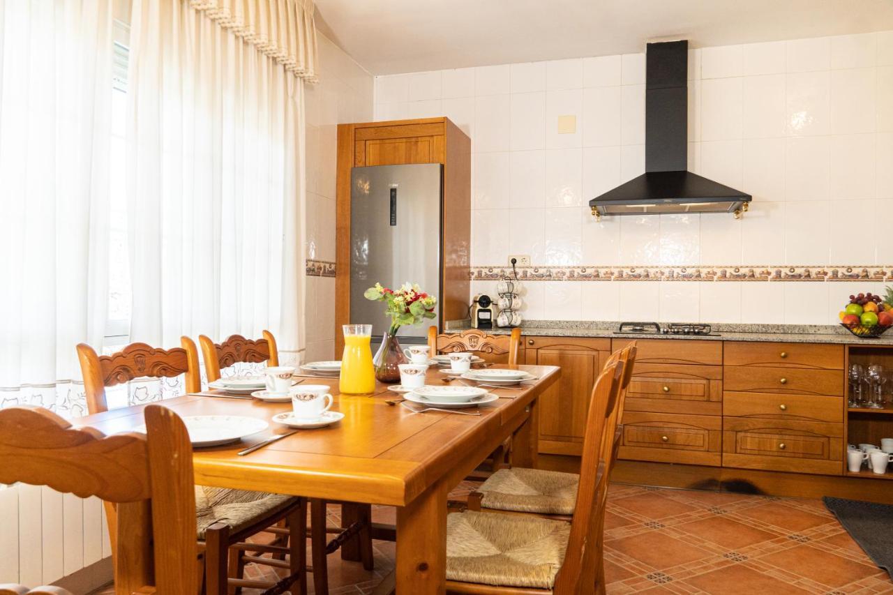 Lujosa Privada Con Piscina Villa Huelves