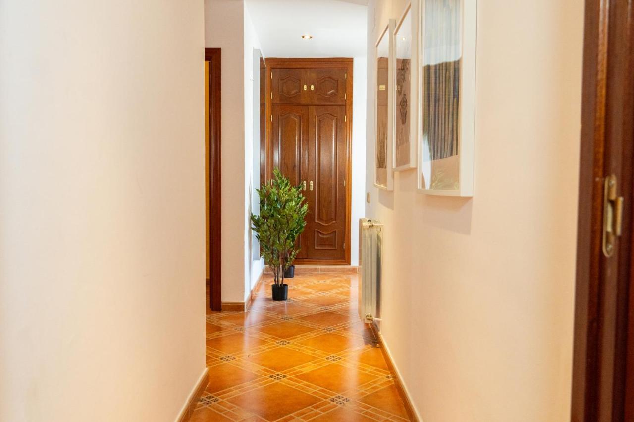 Lujosa Privada Con Piscina Villa Huelves