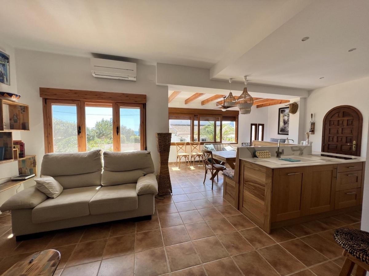 Villa Molinos - By Aldertons