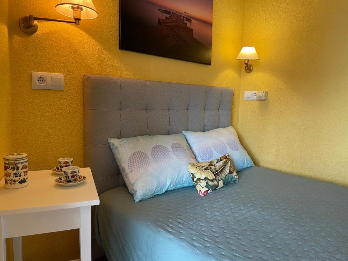 Cosy, Seaview Apartment, Close To And Bars -edificio Rhin * Campoamor