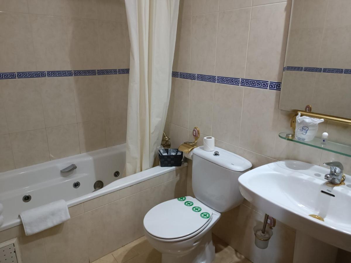 Hotel Real De 2*