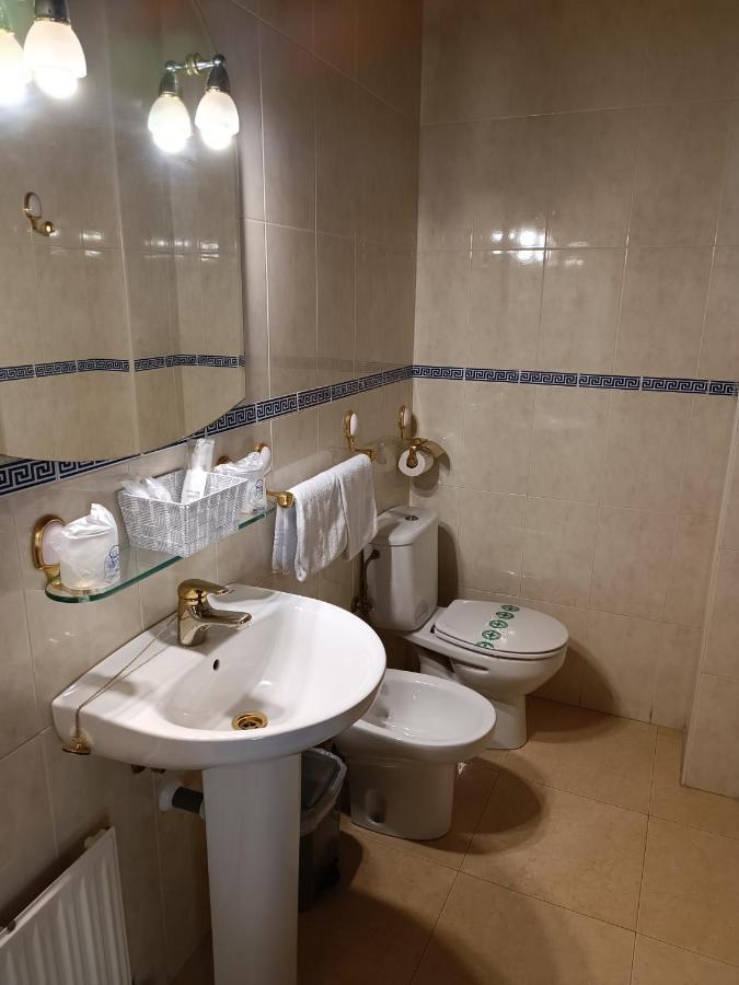 Real De Hotel 2*