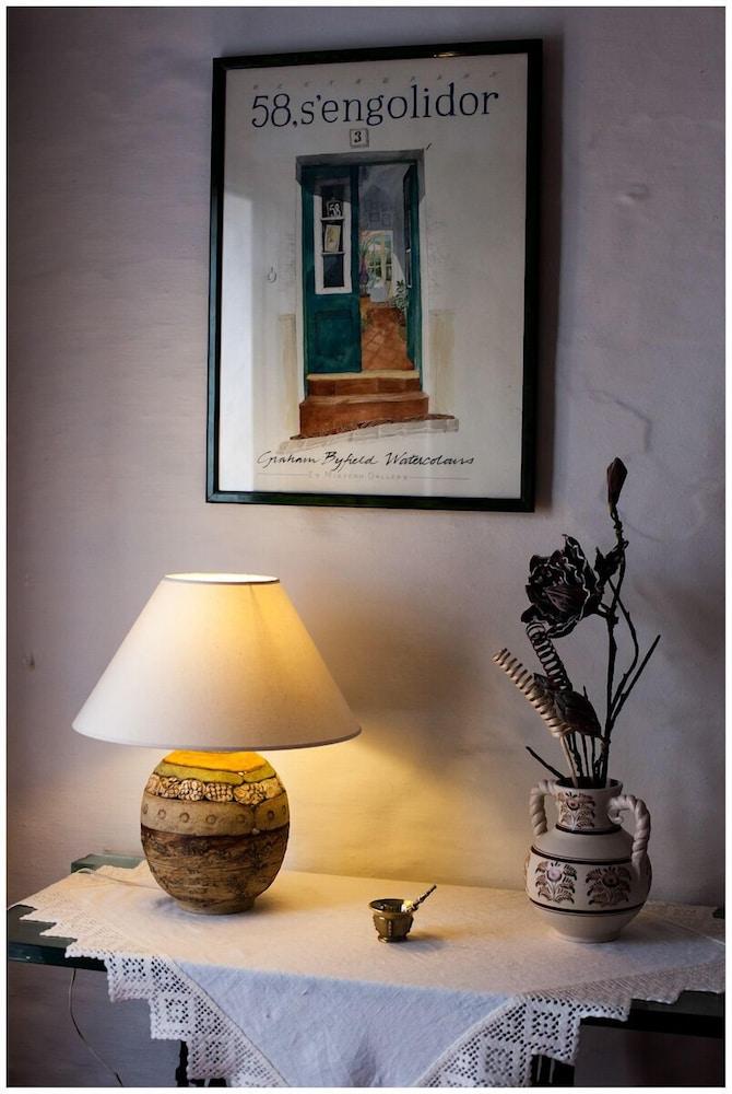 S'engolidor Country house *