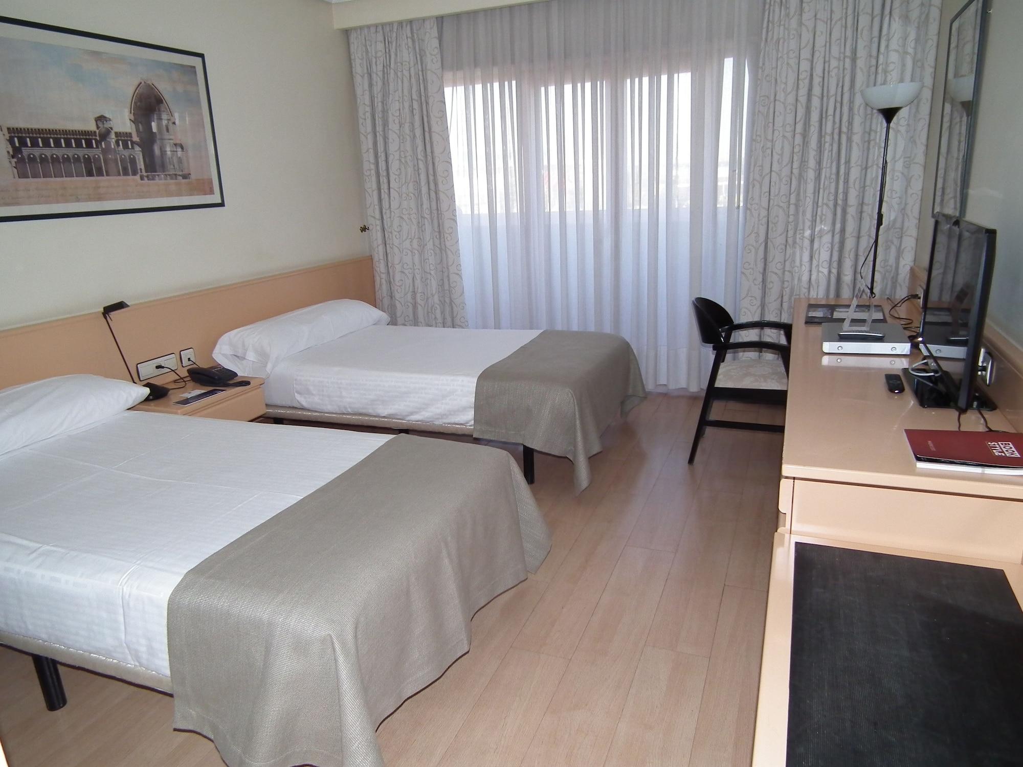 Hotel Parquesur 4*