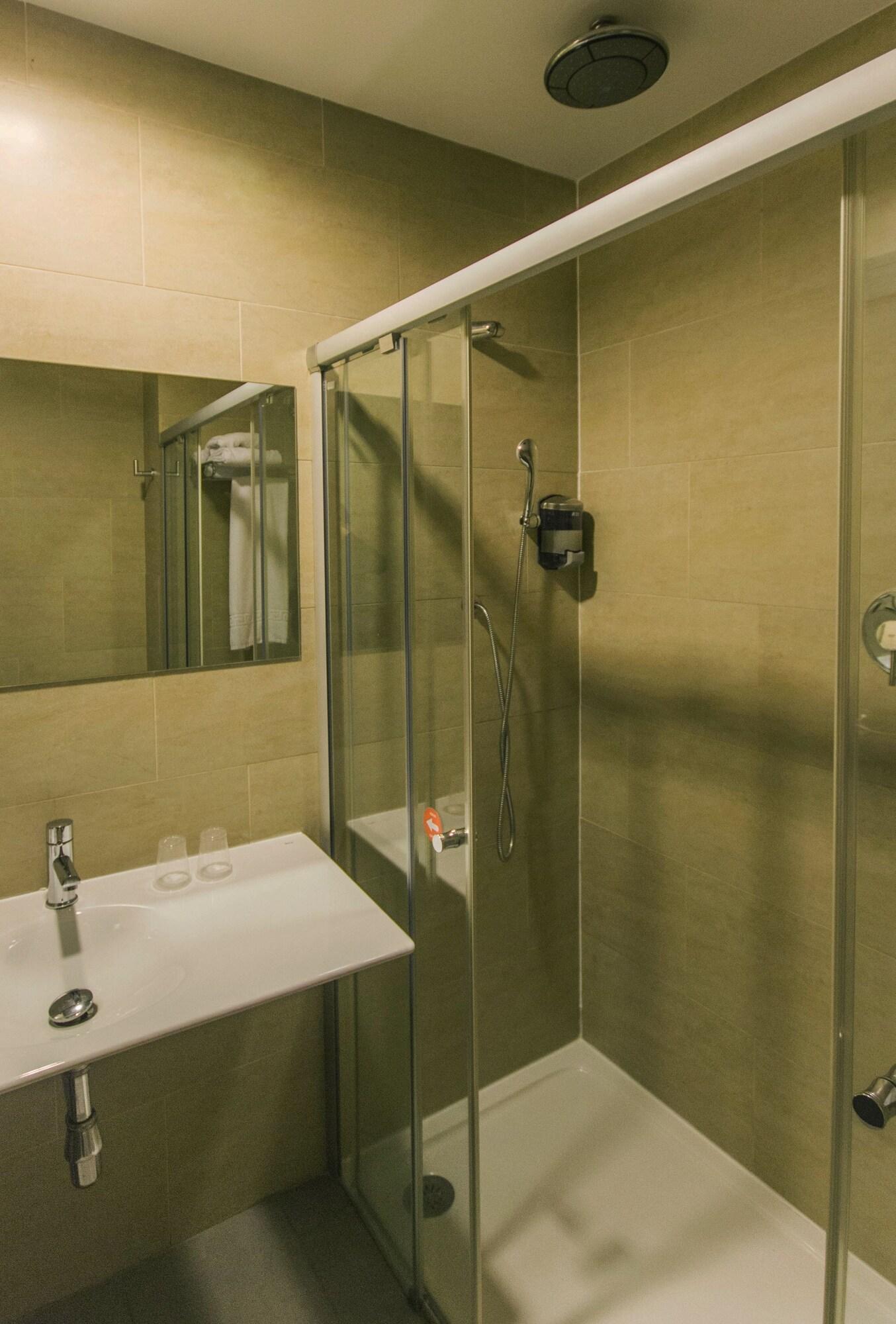 H2 Hotel 2*