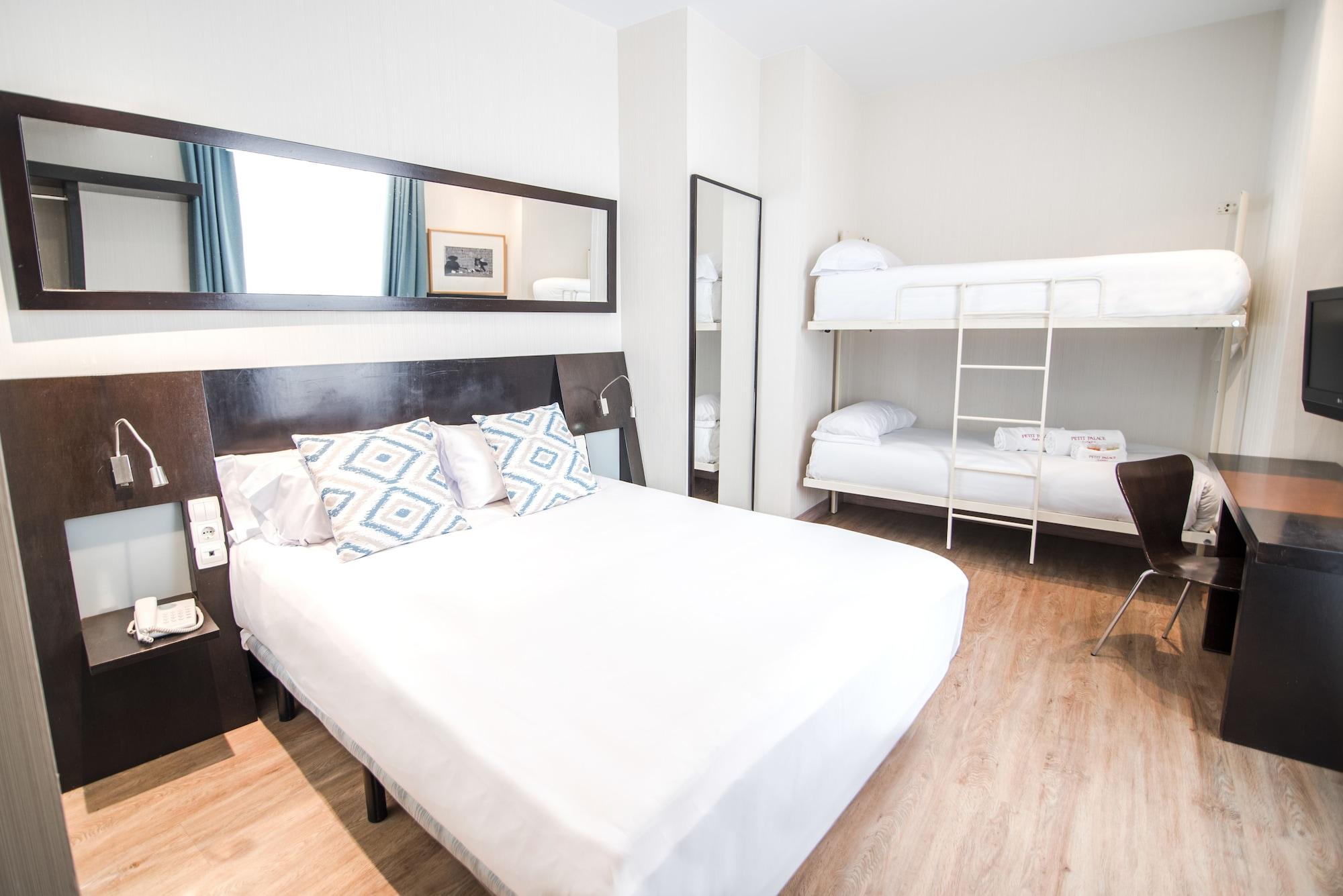 Hotel Petit Palace Plaza De La Reina Valencia