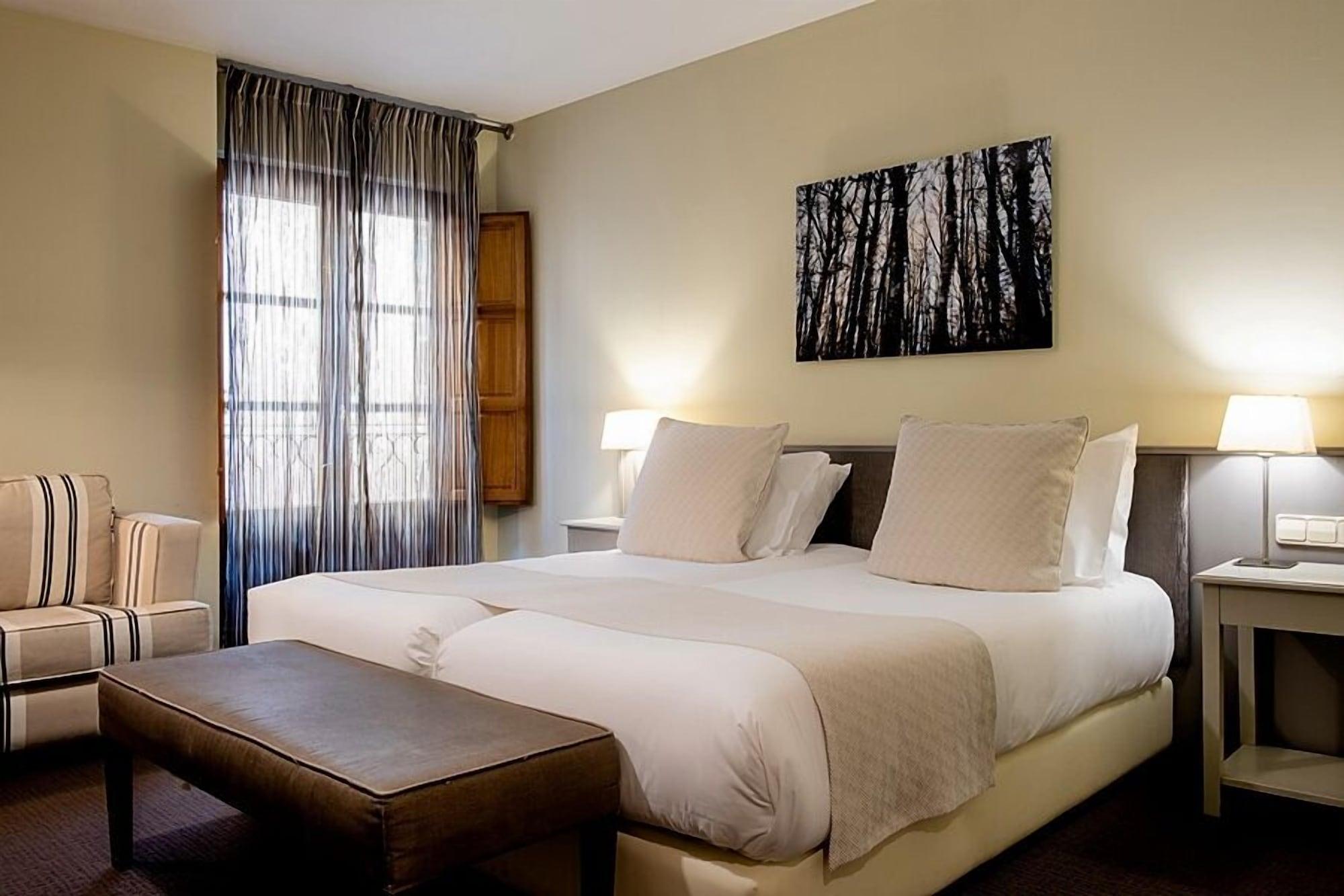 Hotel Ikonik Plaza Mercado 3*