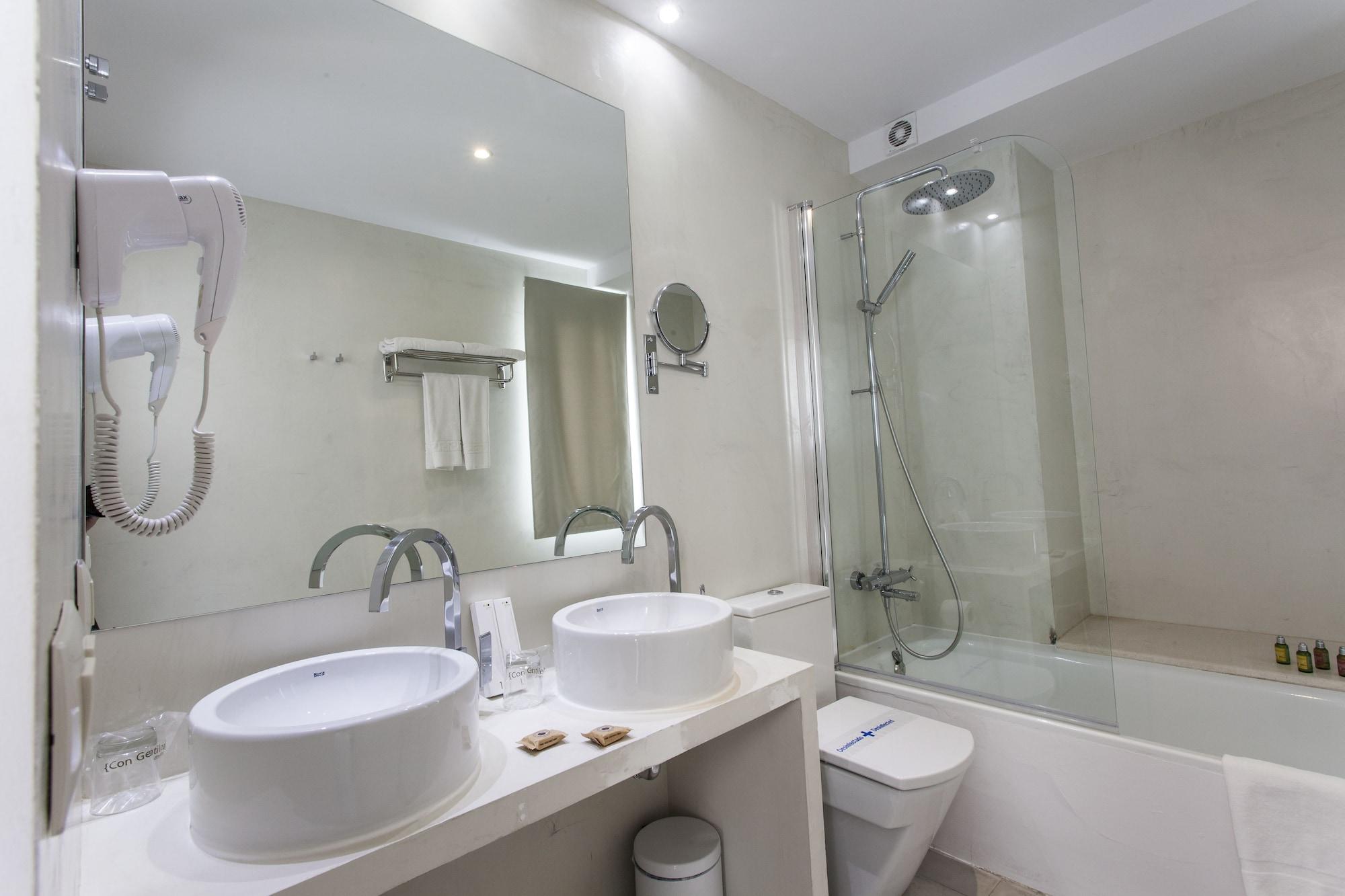 Hotel Boutique Elvira Plaza 3*