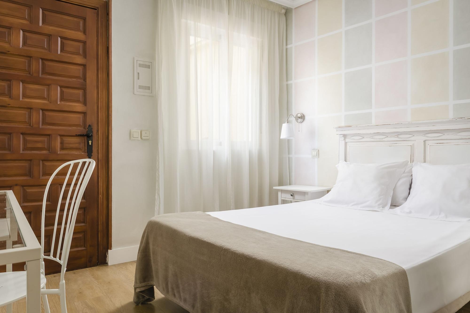Guest house Yit Puerta Bisagra