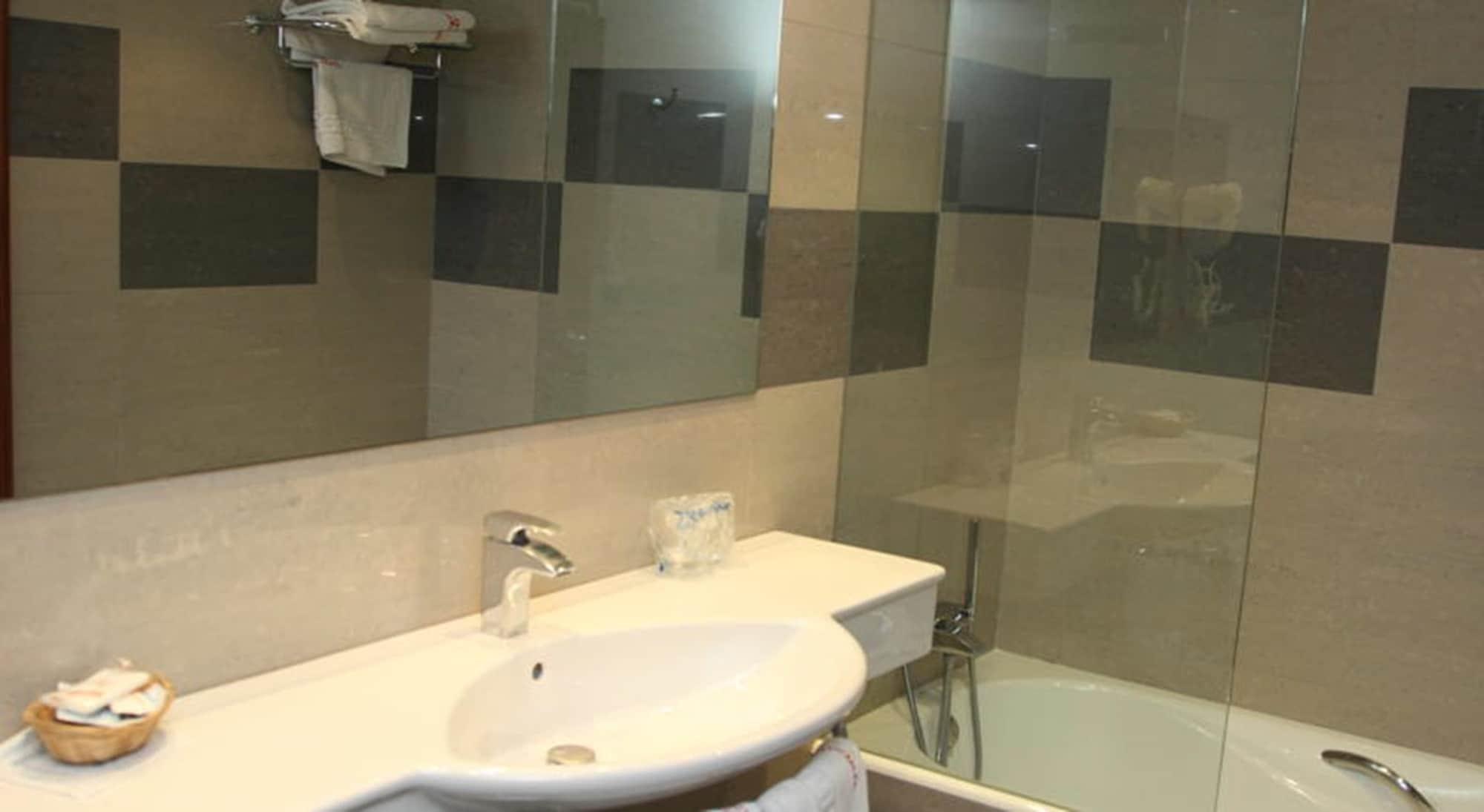 Hotel Cesaraugusta 3*