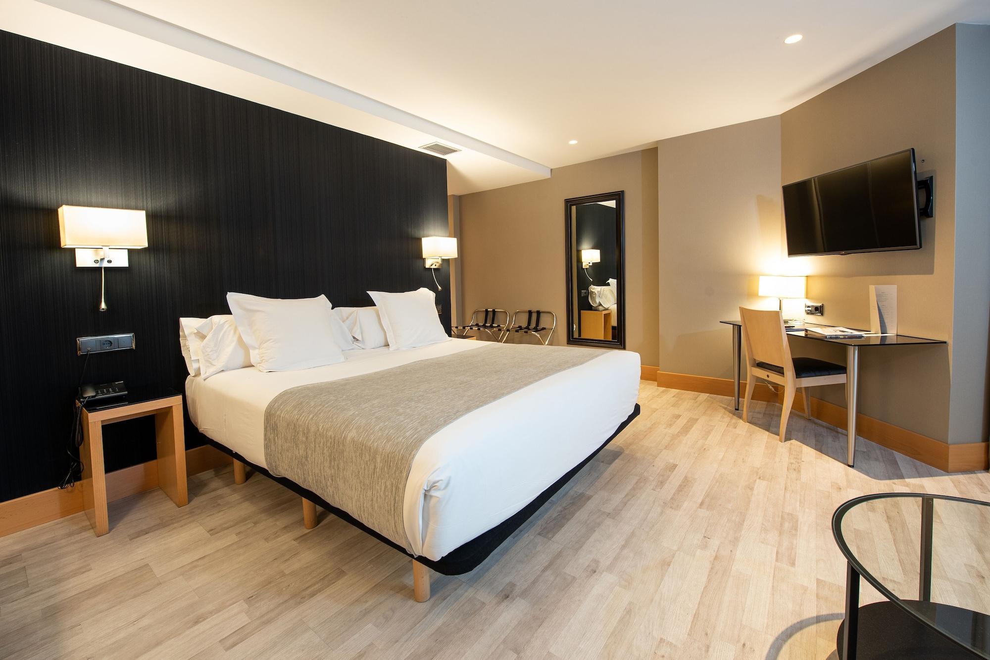 Plaza Hotel 4*