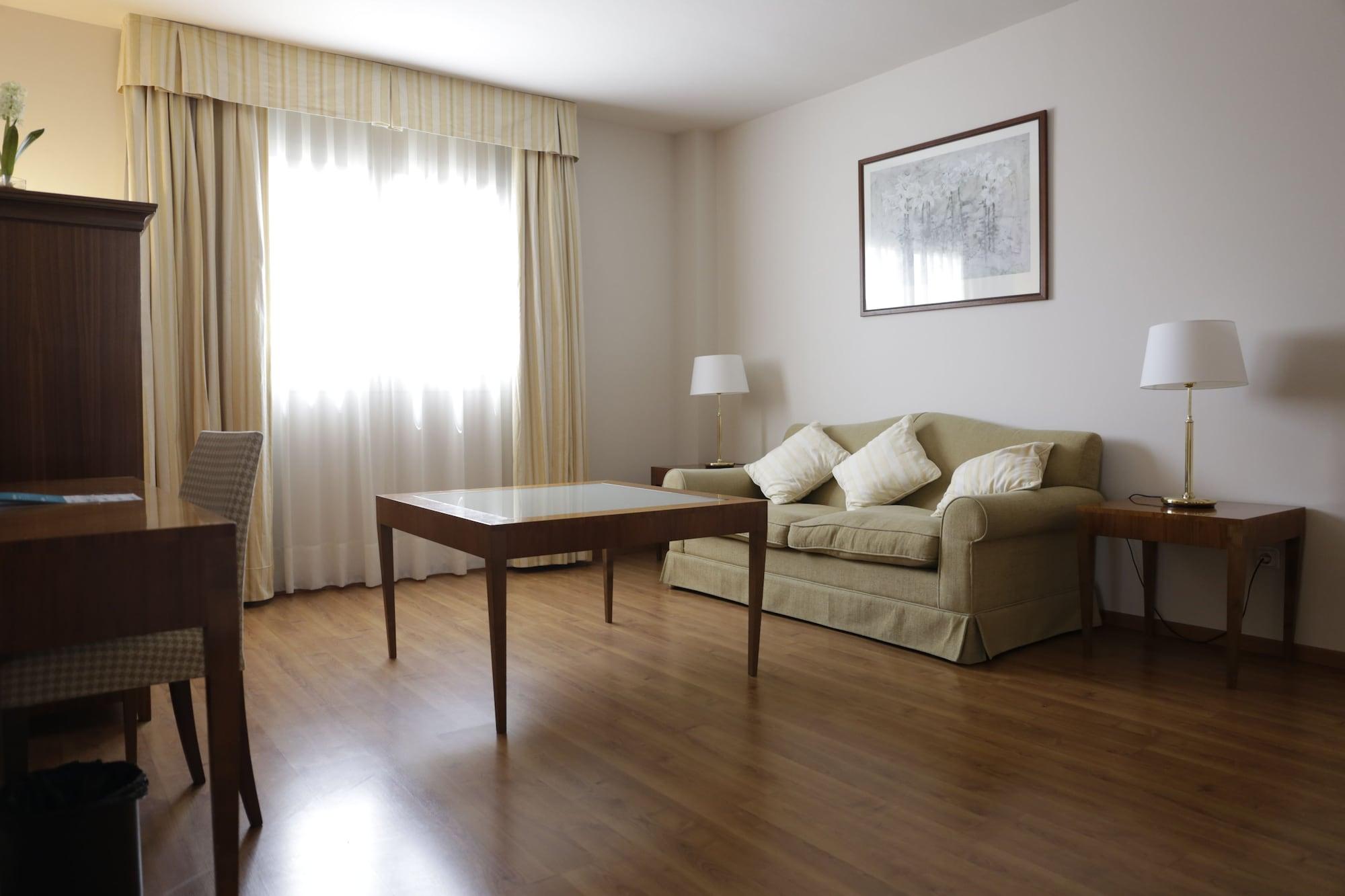 Avenida 4* Almería
