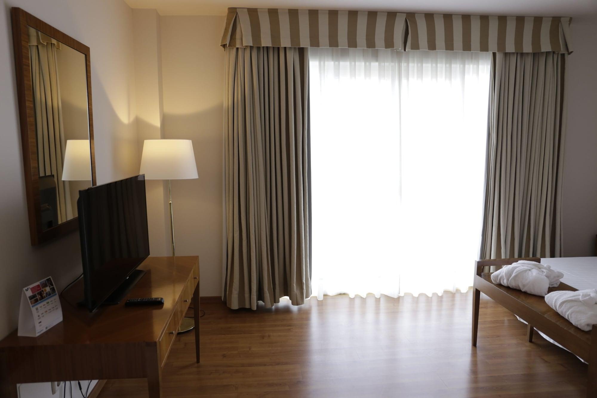 Avenida Hotel 4*