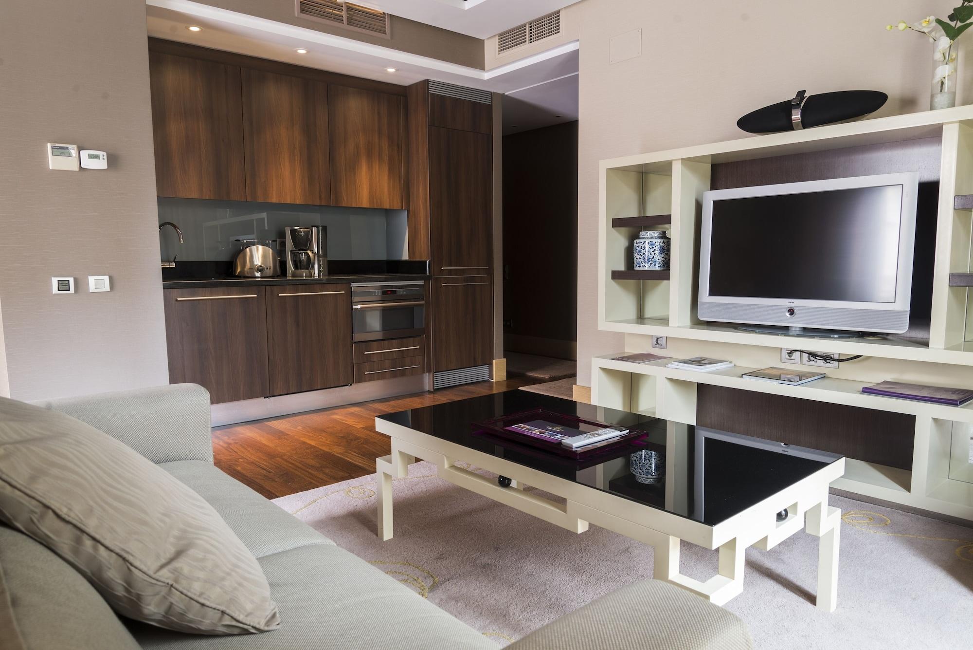 Nexus Suites&hotel Hotel