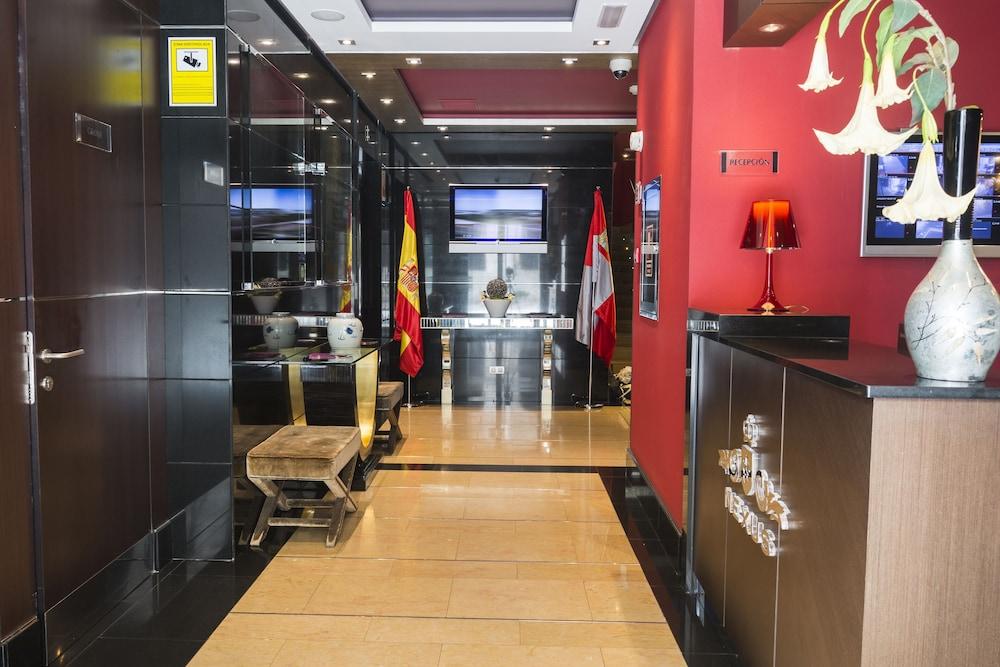 Nexus Suites&hotel Hotel