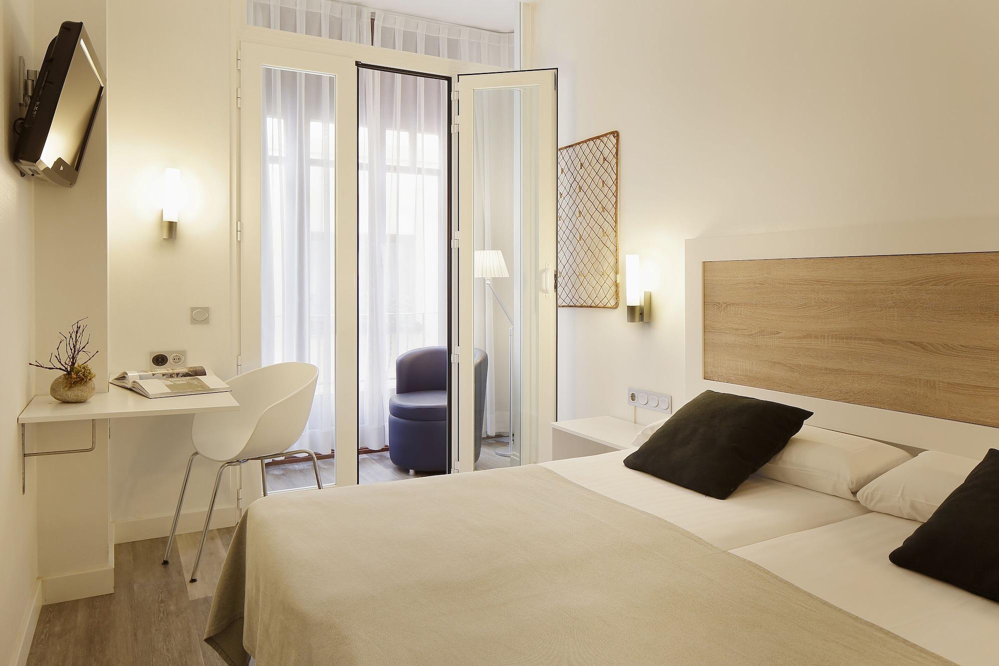 Hotel Santa Rosa, Blue