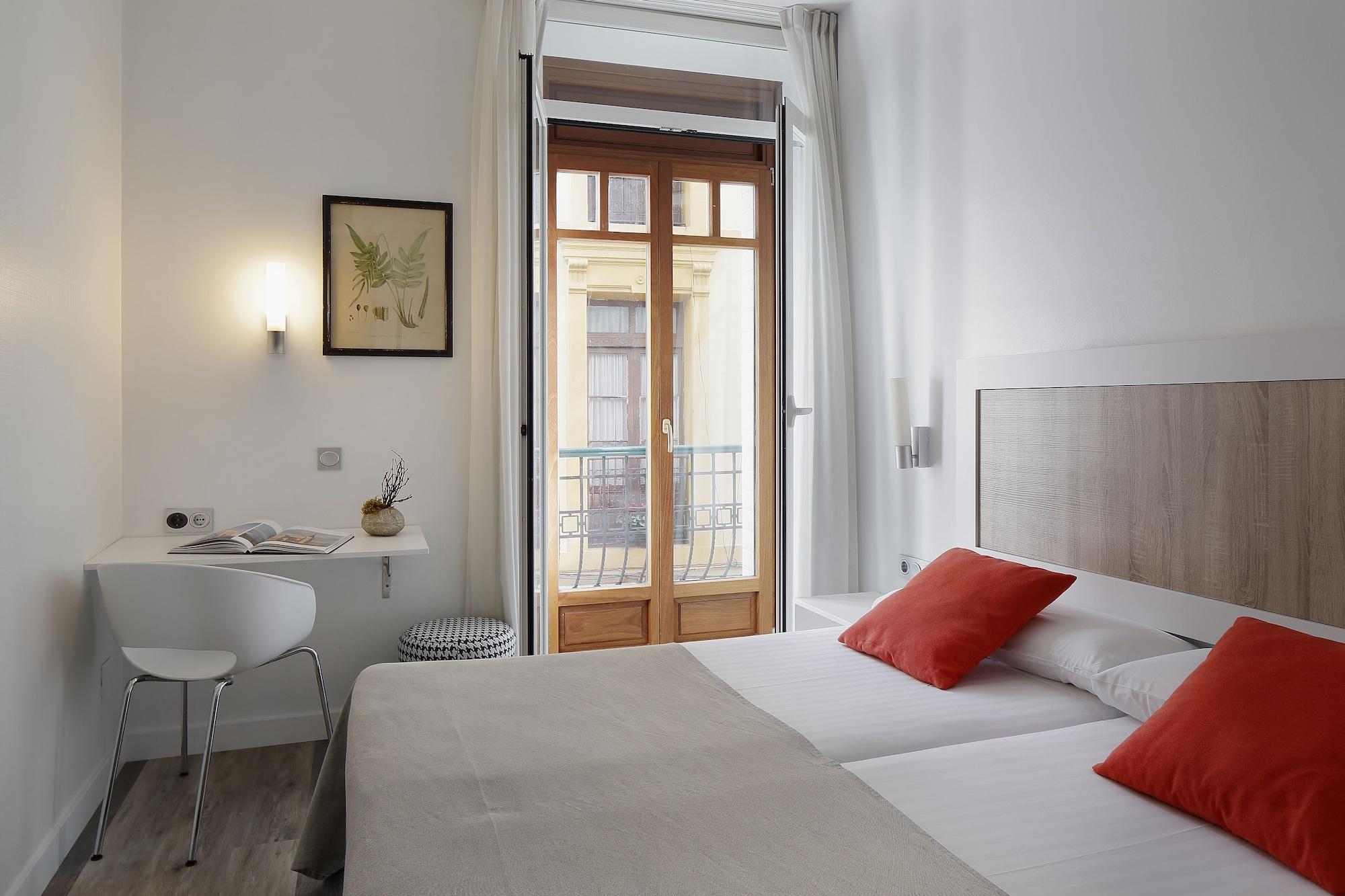 Hotel Santa Rosa, Blue