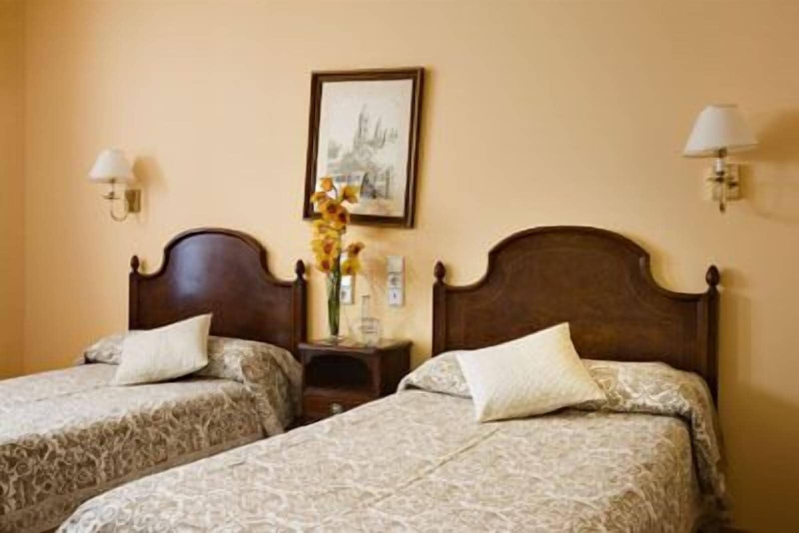 Roma Hotel 2*