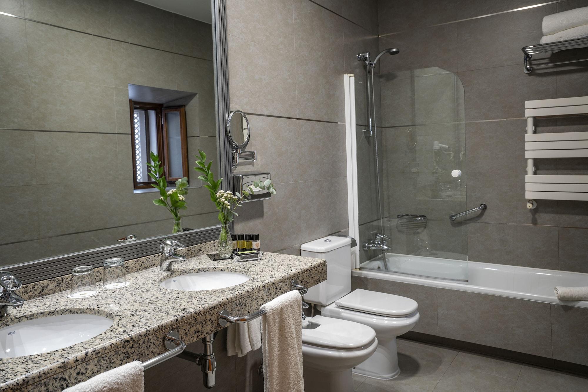 Hospes Palacio De Arenales & Hotel Caceres