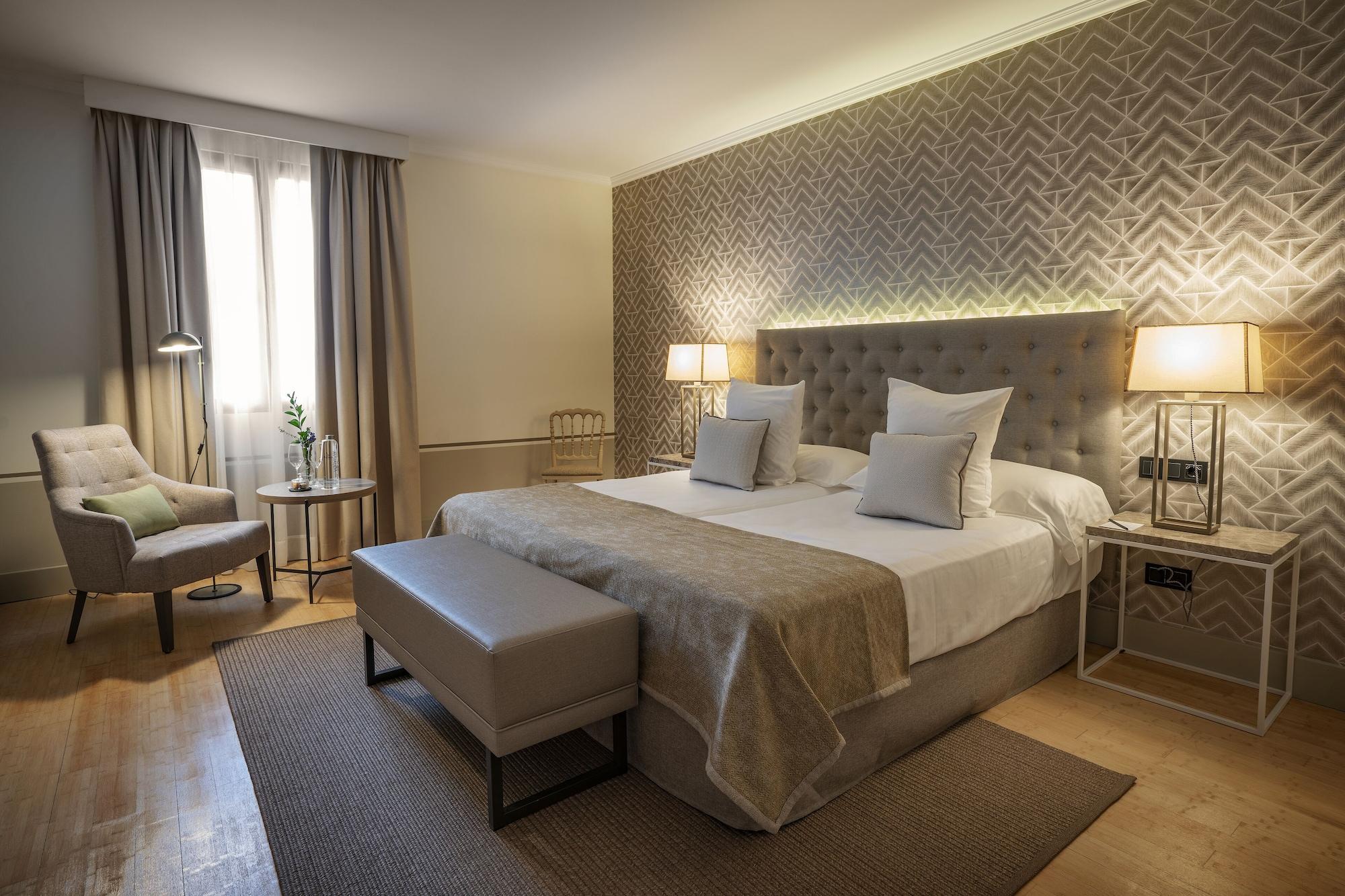 Hospes Palacio De Arenales & Hotel Caceres