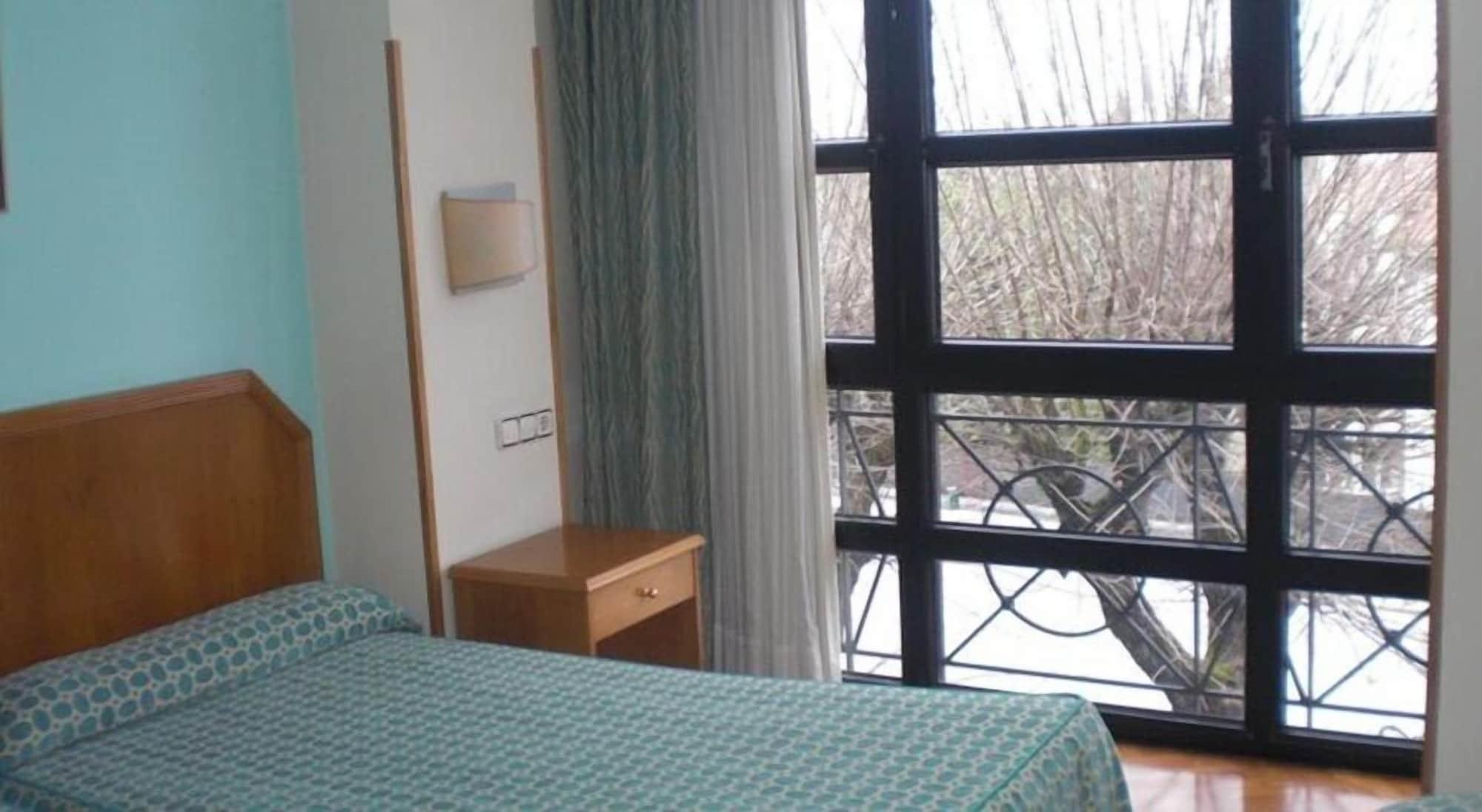 Hotel Astures 3*