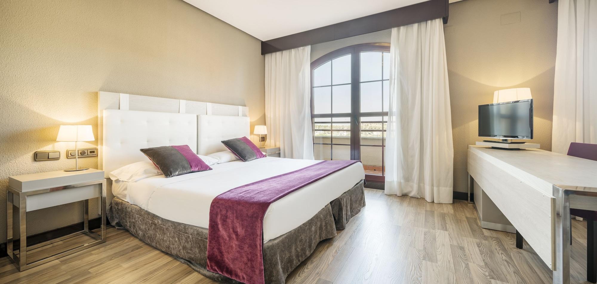 Hotel Ilunion Golf 4*