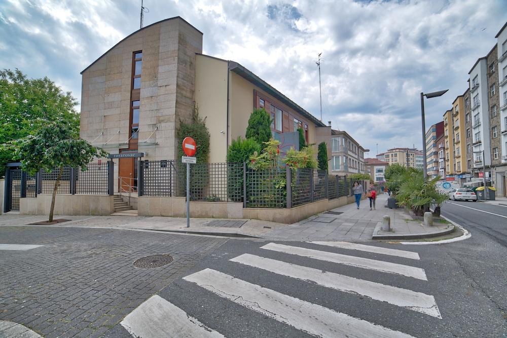 Pr Rosa Rosae Pensión Santiago de Compostela