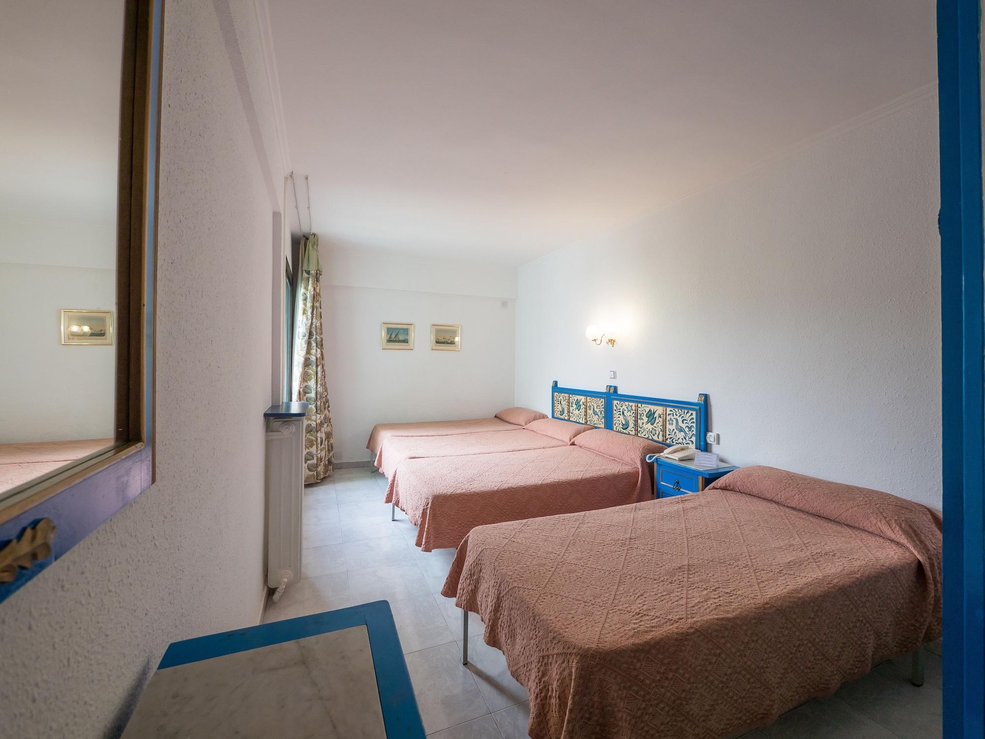 Hotel Checkin Garbi Calella