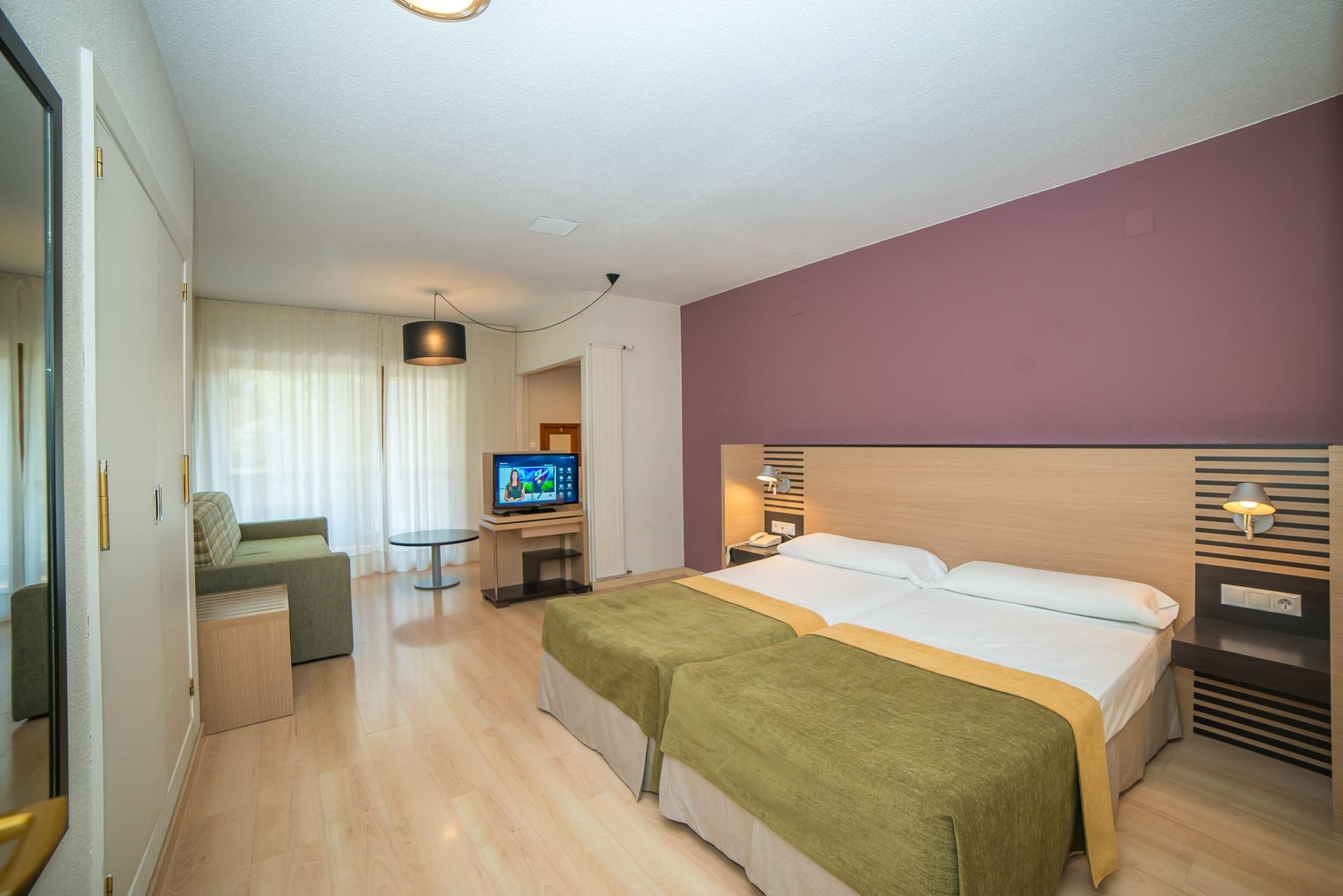 Oroel & Hotel Jaca