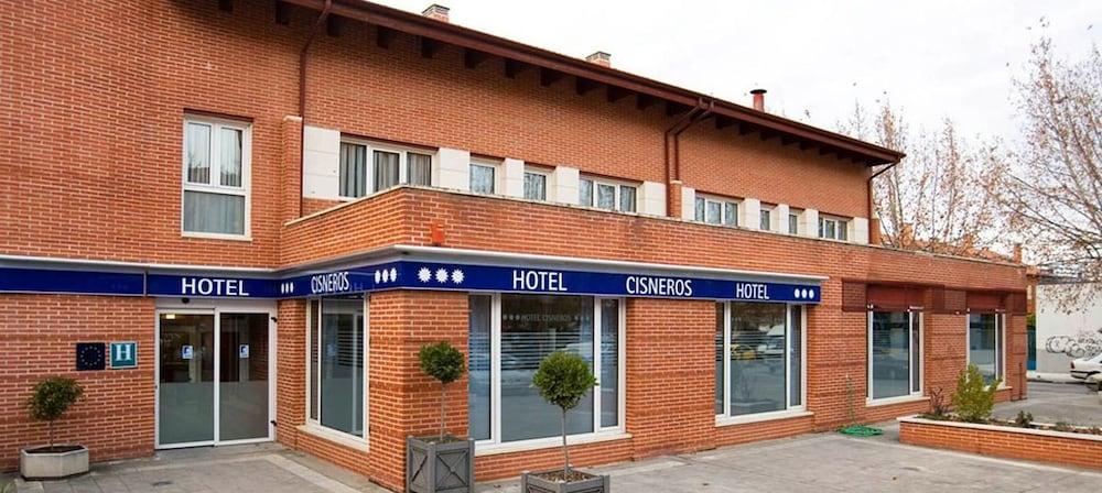 Hotel Cisneros 3*