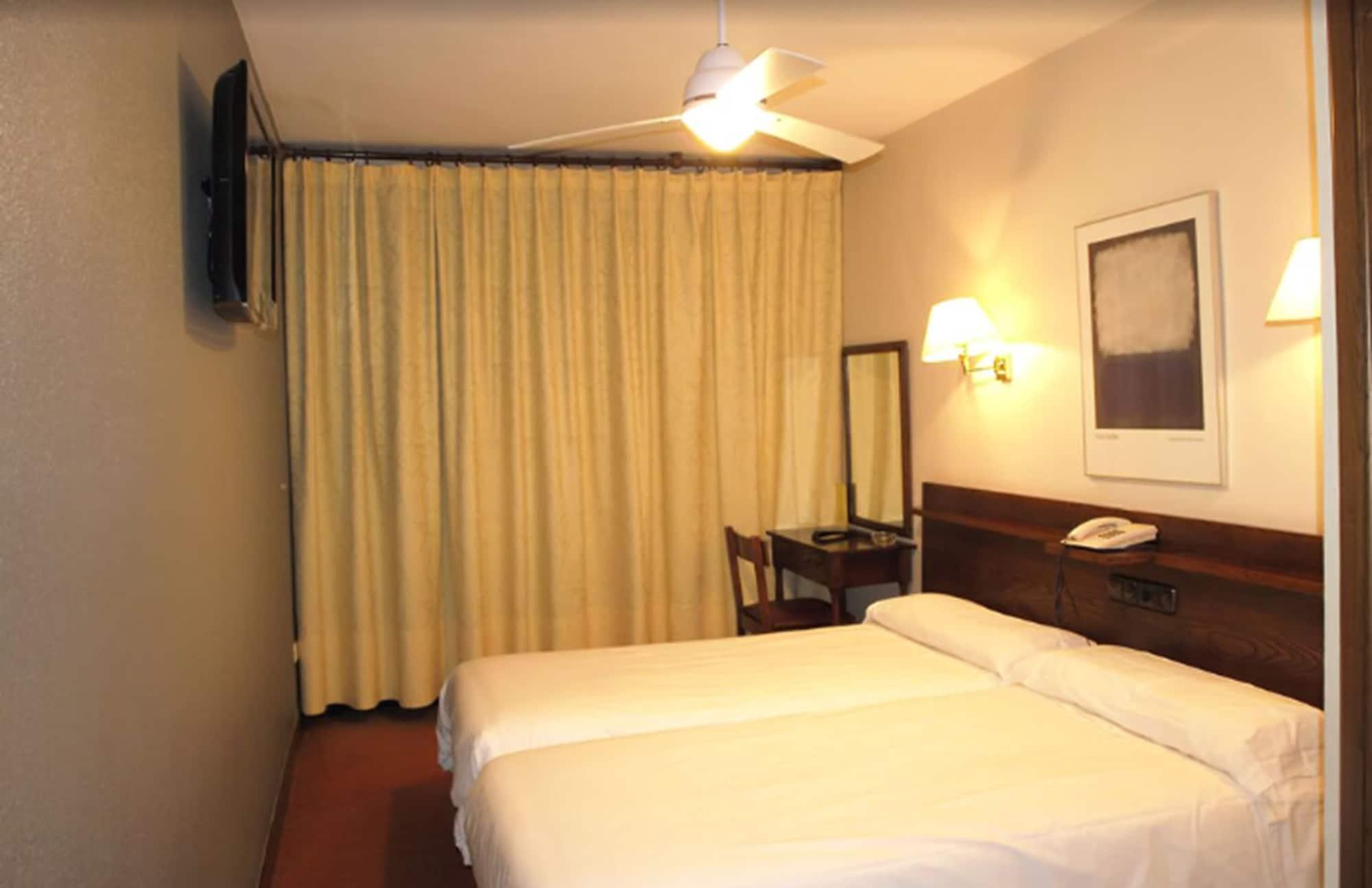 Ibiltze Hotel *