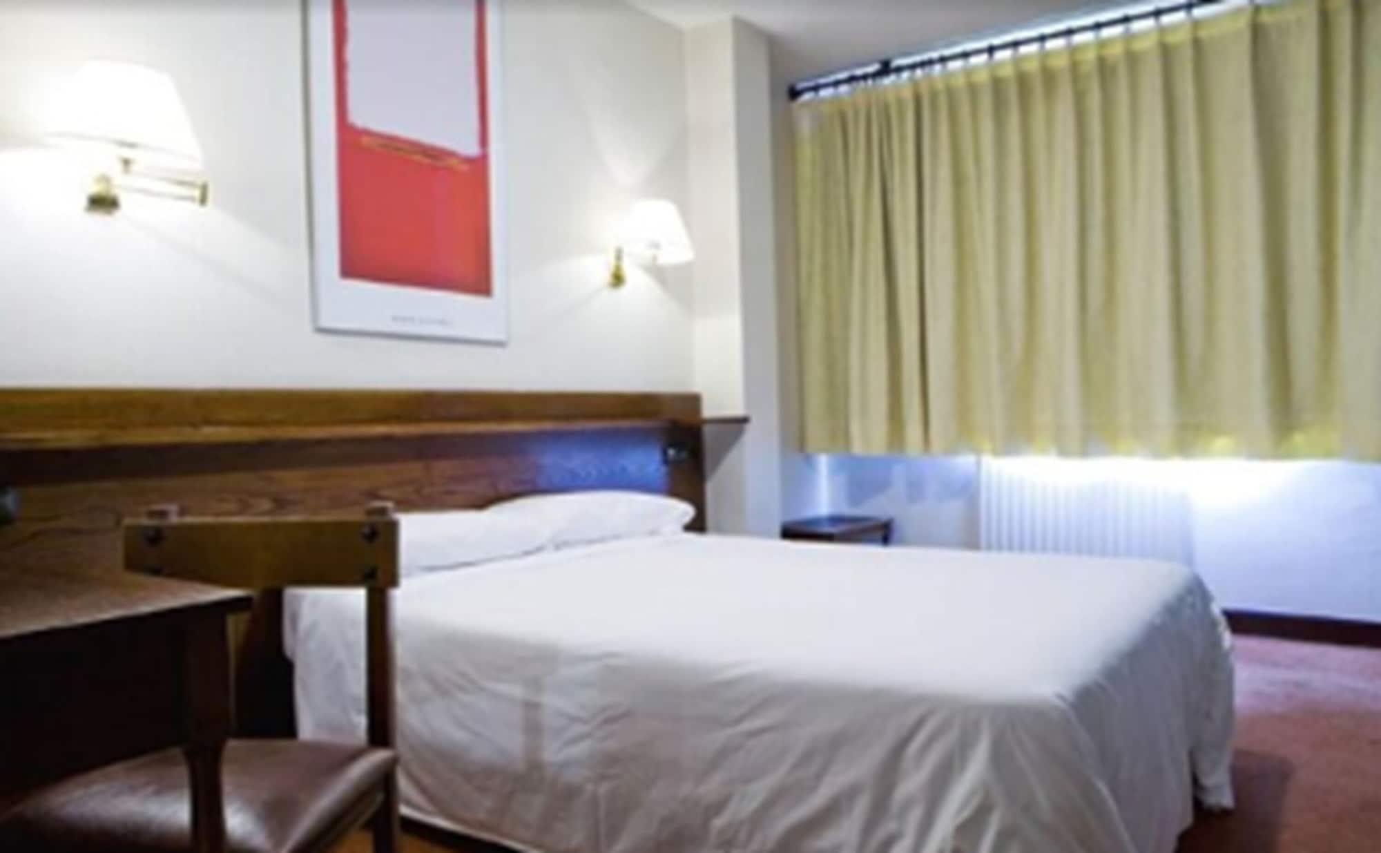 Ibiltze Hotel *