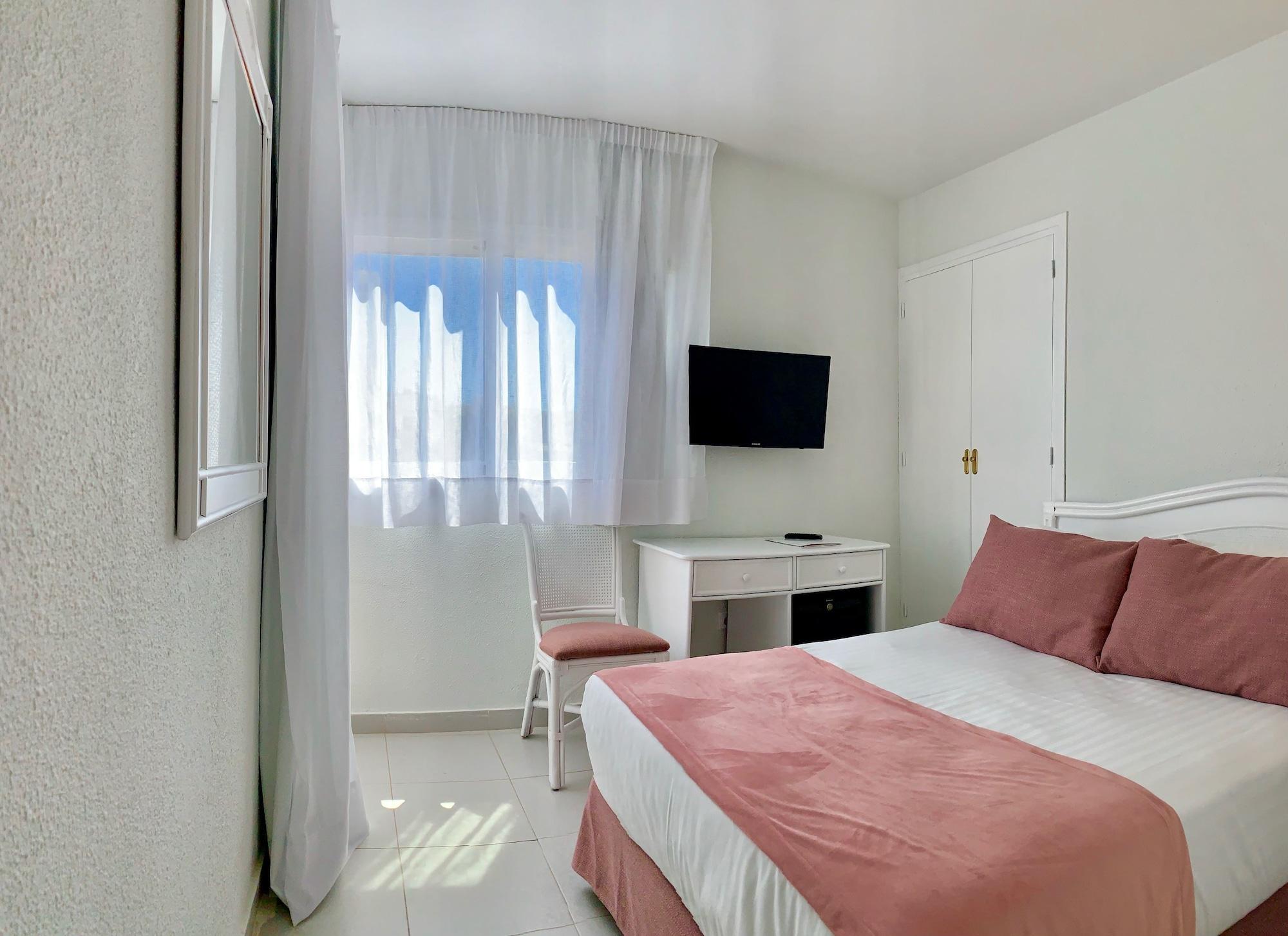 Aromar Hotel 4*