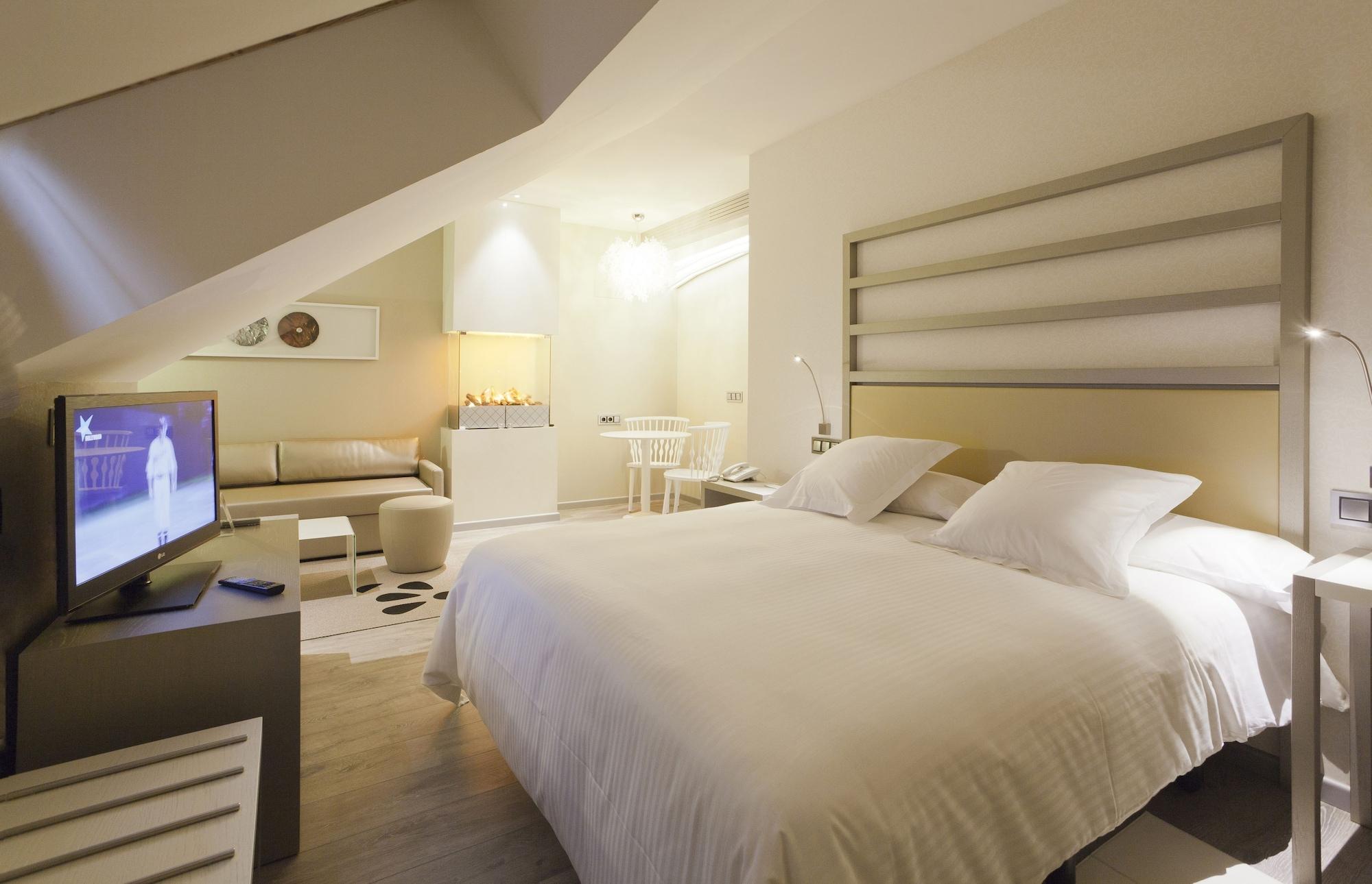 & Princesa Munia Hotel