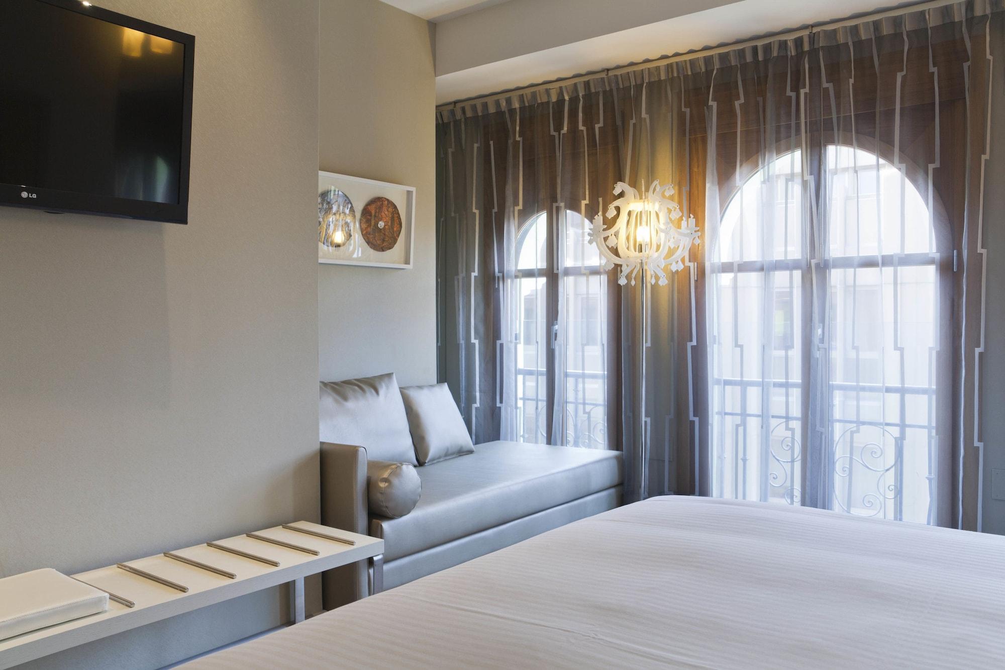 Hotel & Princesa Munia