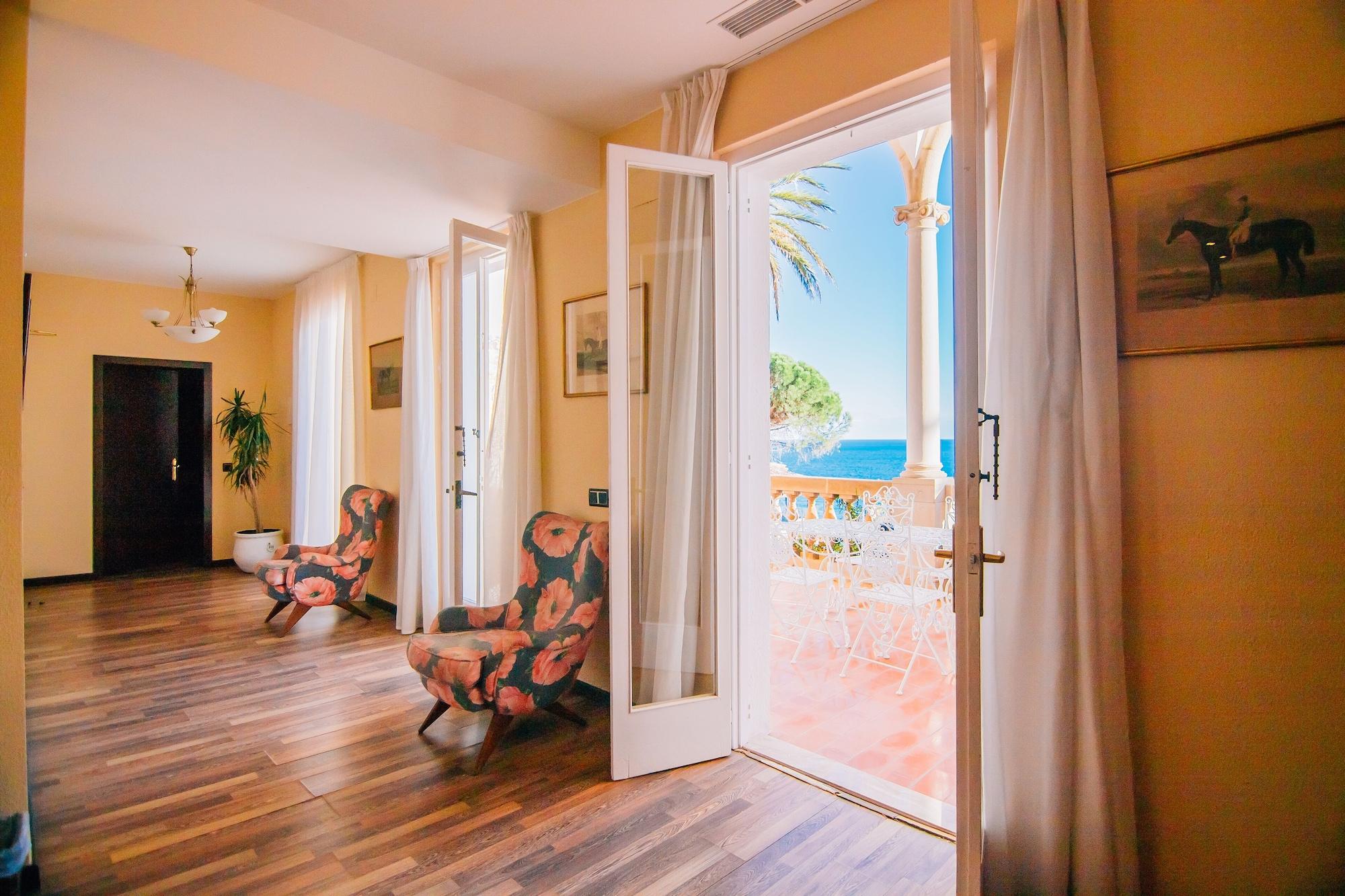 Hotel Roger De Flor By Seleqtta Lloret de Mar