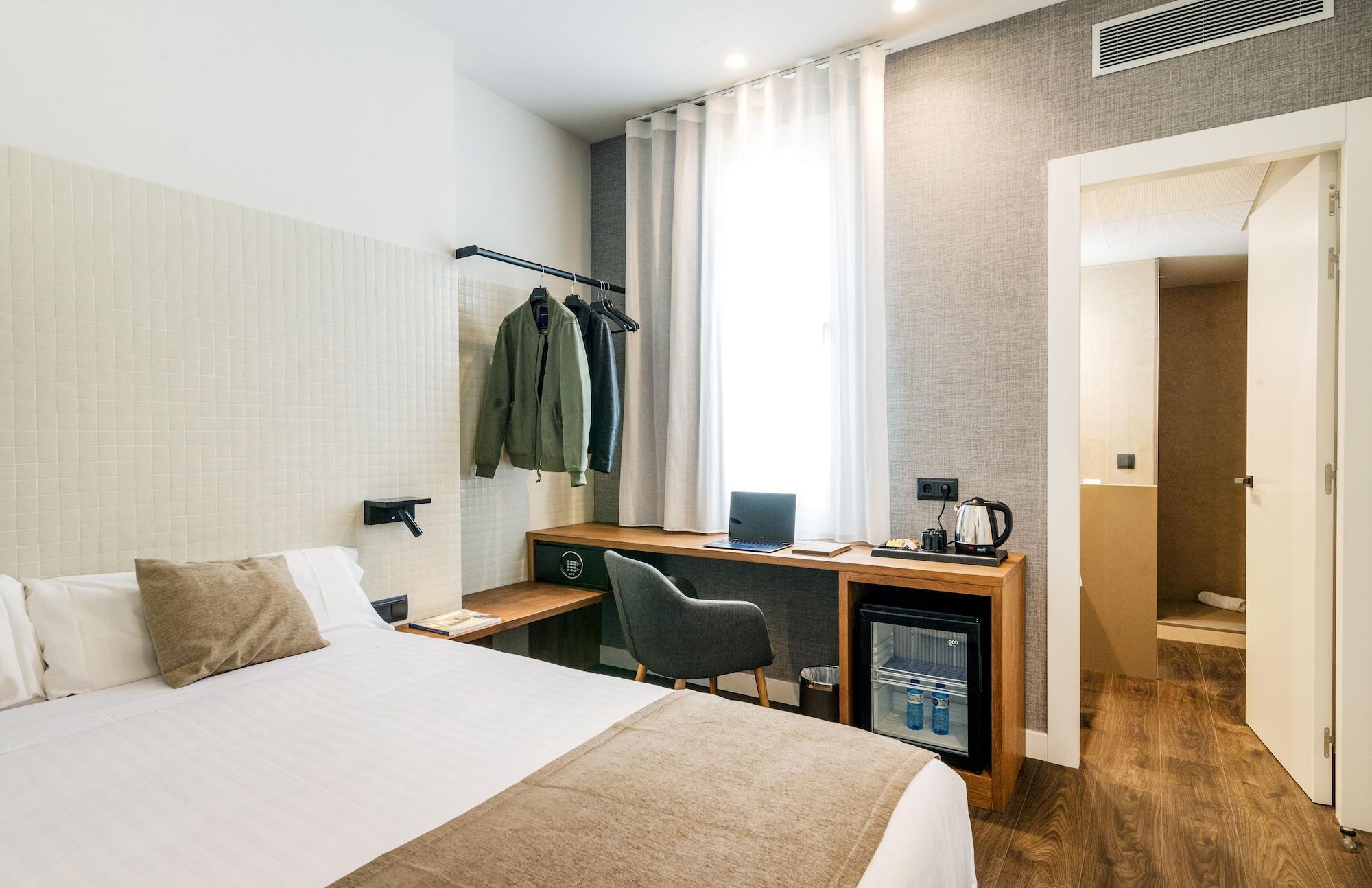 Peninsular Hotel 3*