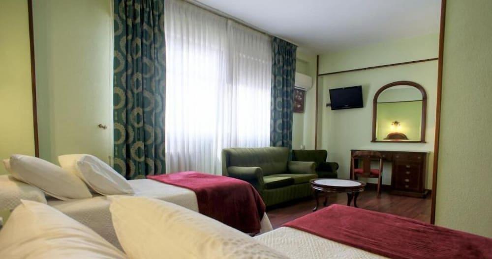 Montermoso Hotel 3*