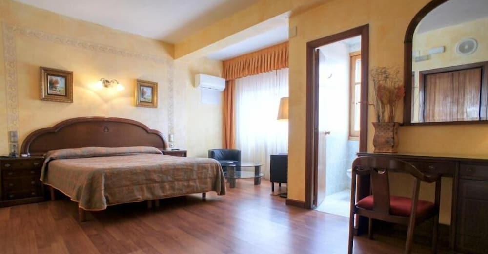Hotel Montermoso 3*
