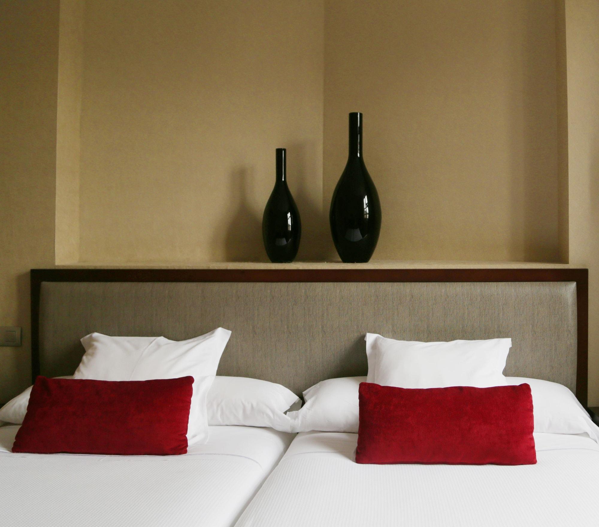 Hotel Compostela 4*