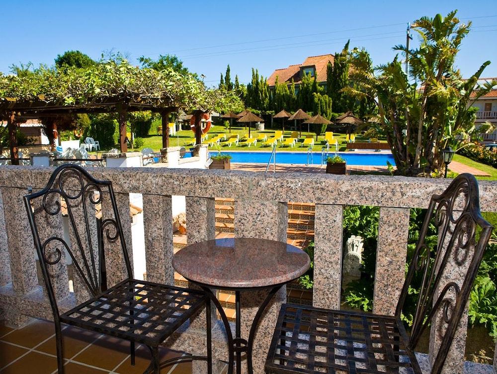 Cabicastro Apartahotel Portonovo
