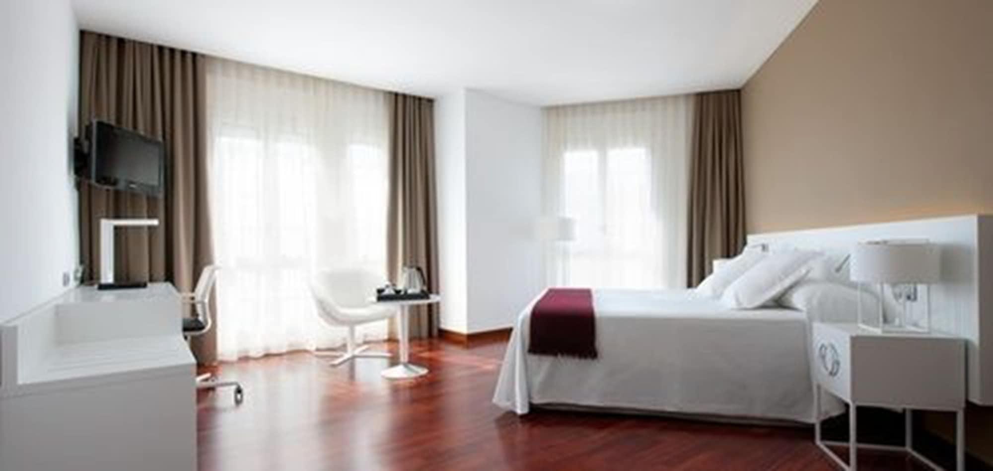 Urh Ciutat De Hotel Mataró