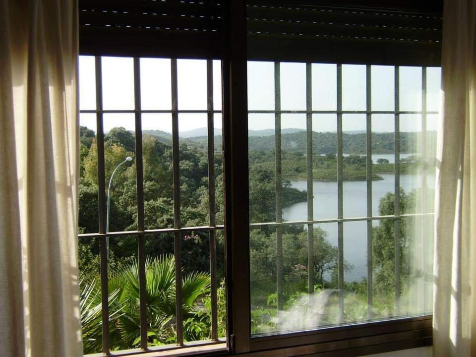 Casa Con Encanto Frente Al * El Ronquillo
