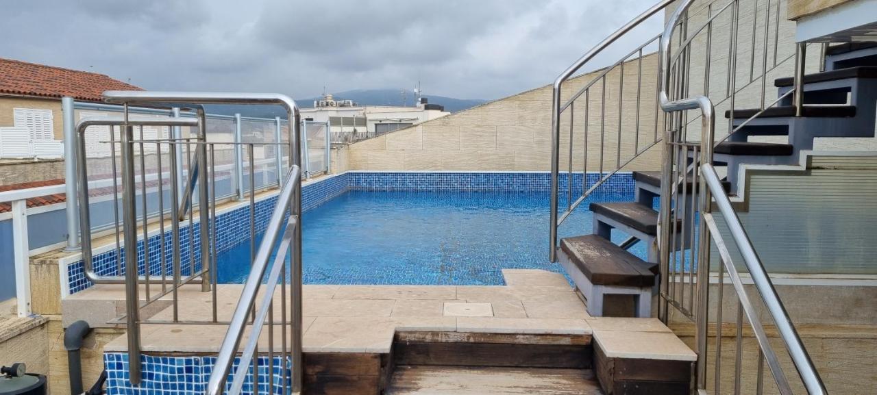 Duplex Met Zwembad, L'ampolla, Apartment