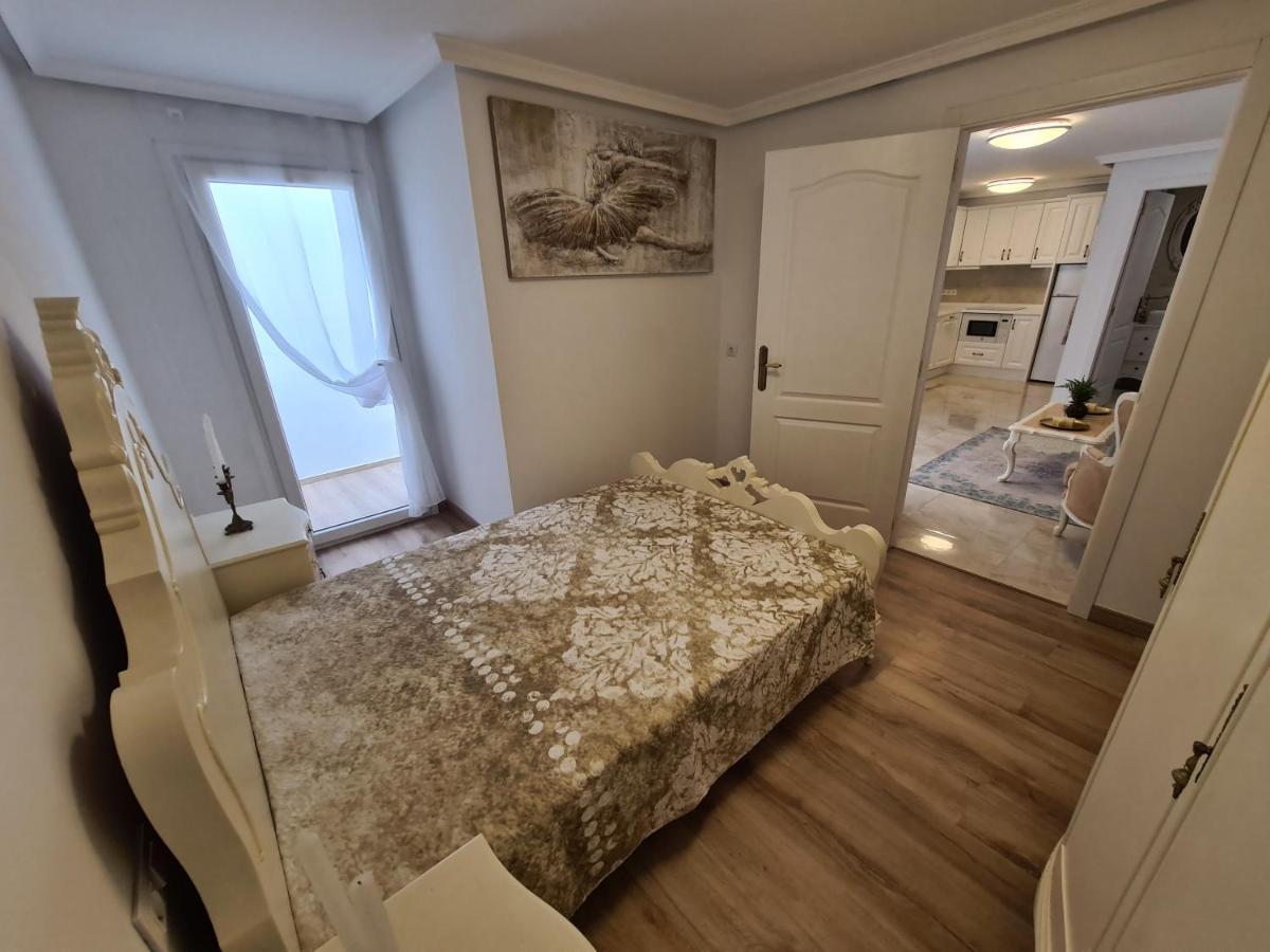 Retro 1 Bedroom