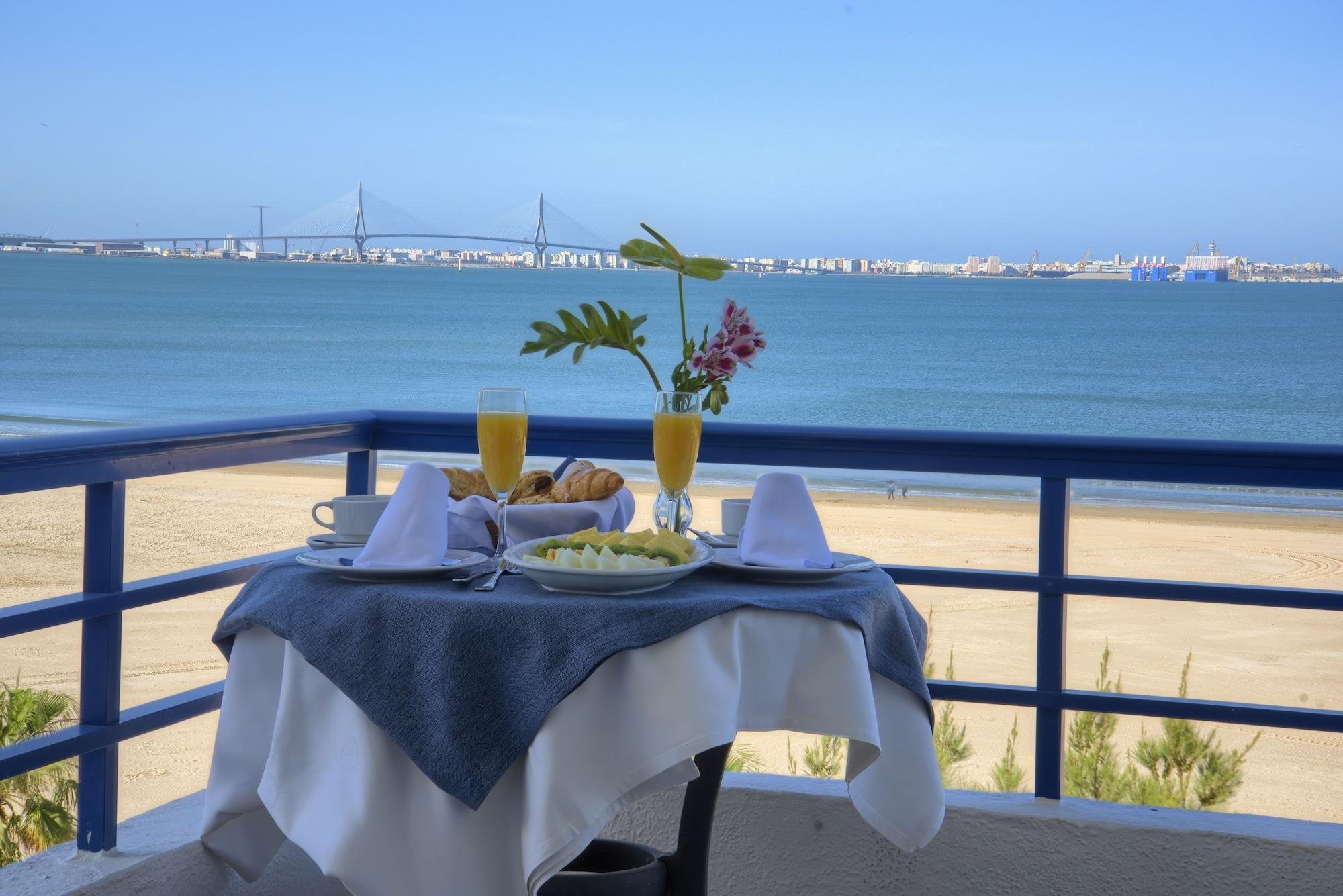 Puerto Bahia & Hotel
