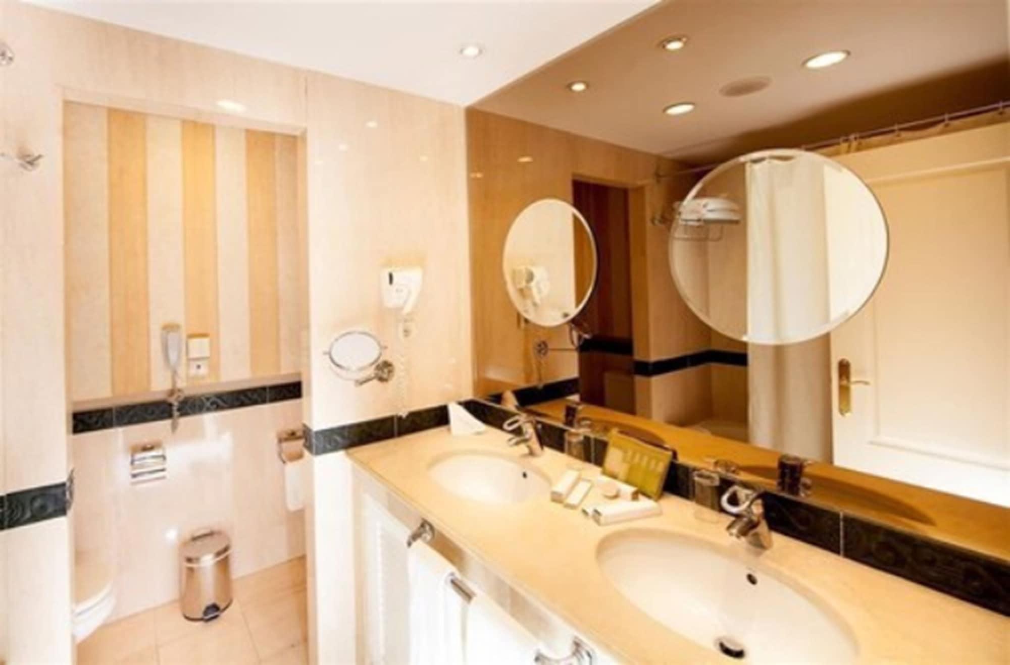 Apartamento Guadalpin Boutique *
