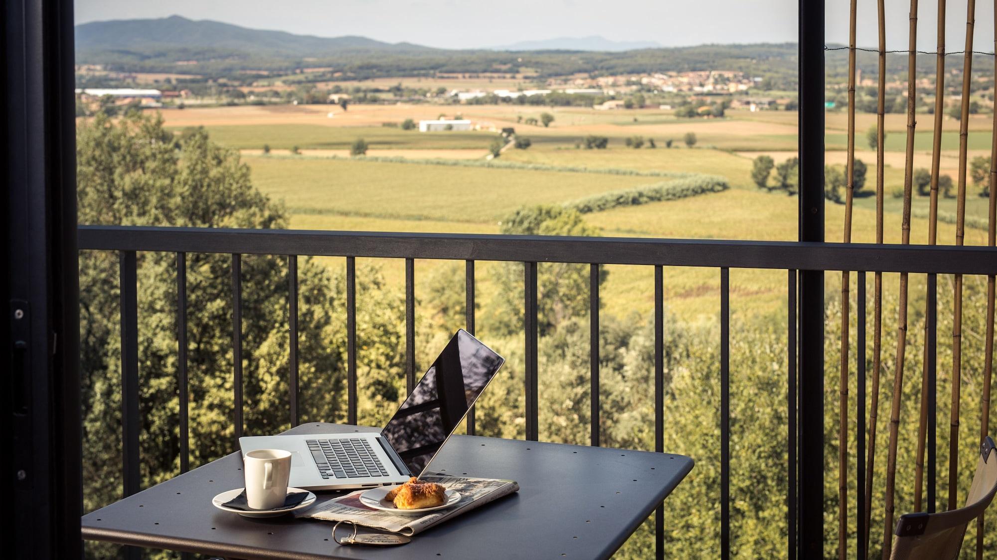 Castell D'emporda Hotel