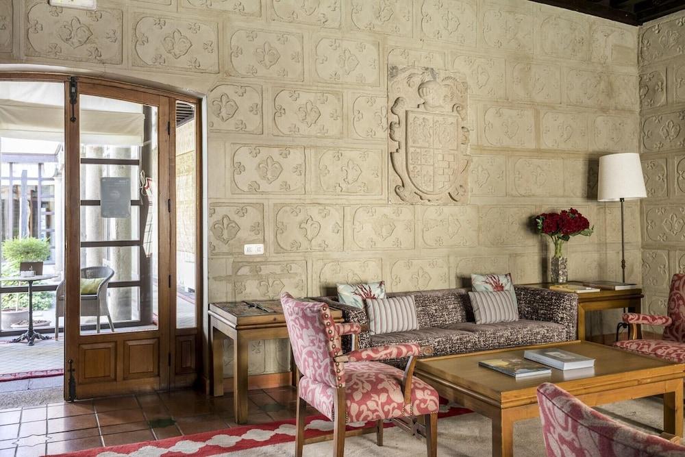 Hotel De Ávila