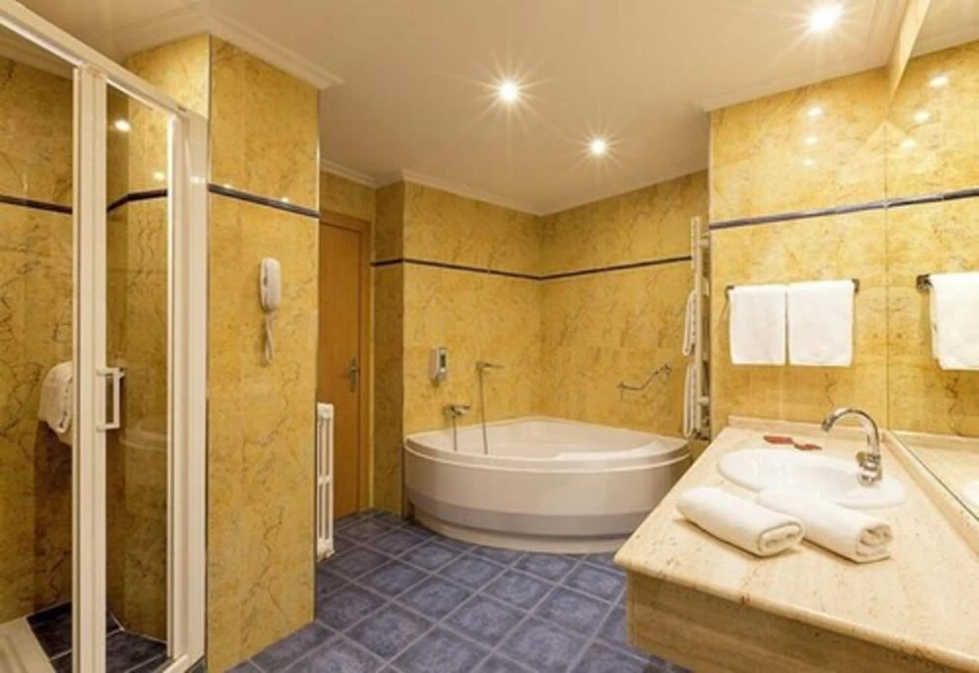 Hotel Santamaria 3*